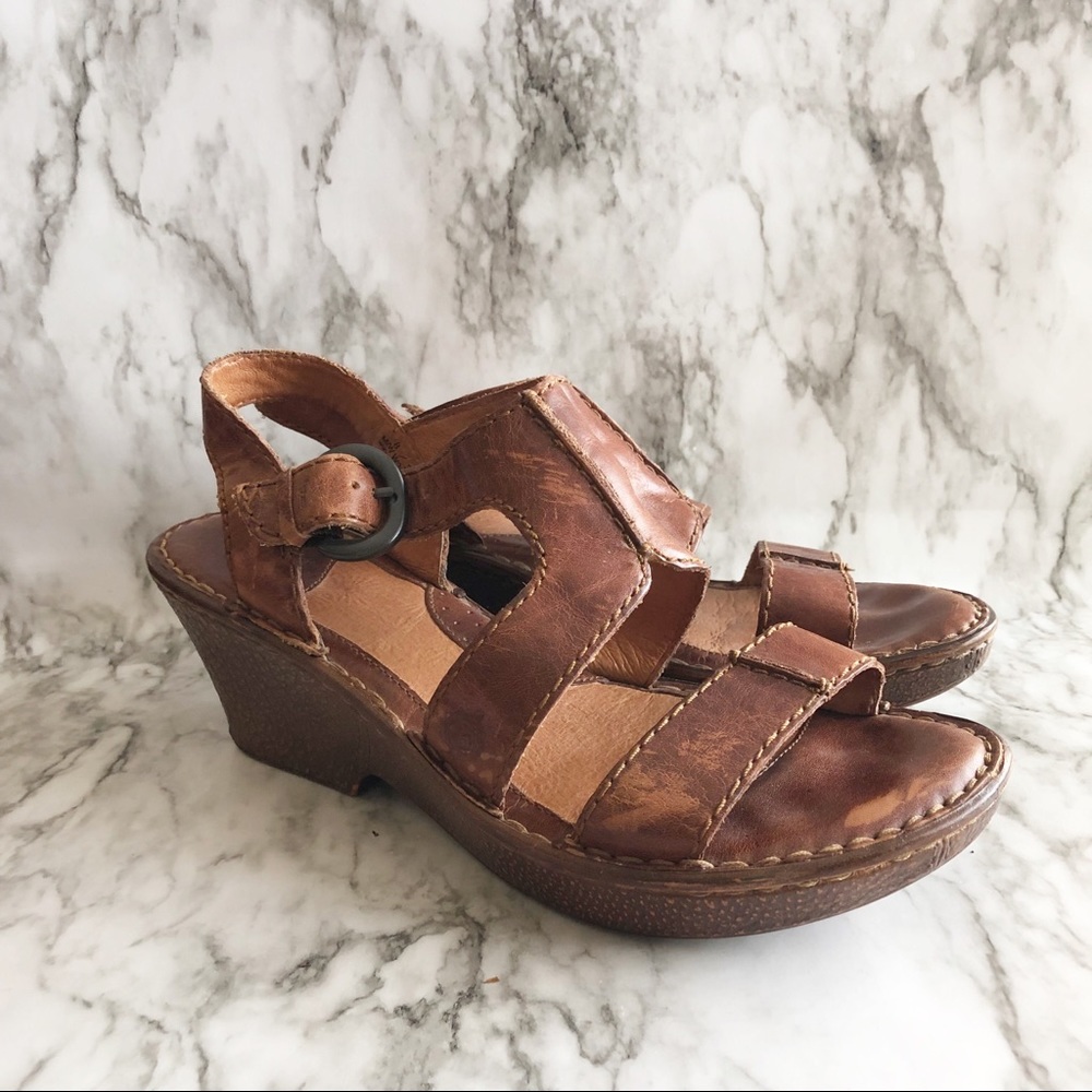 Born sandals